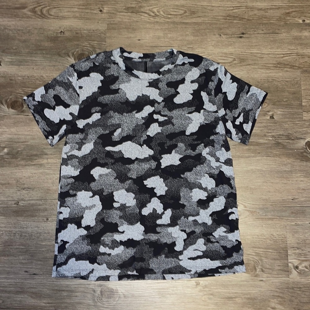 lululemon tshirt